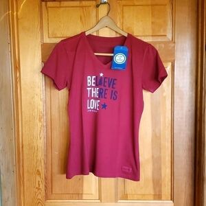 Life is Good Crusher Graphic "Believe There Is Love" Short Sleeve Vneck Sz S T-…